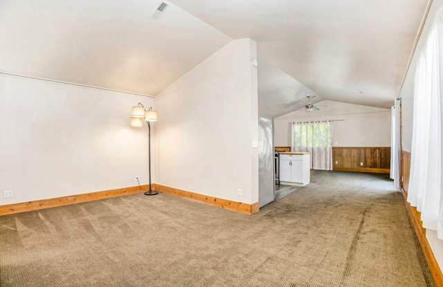 Lincoln Ave 1725 Gallery 2