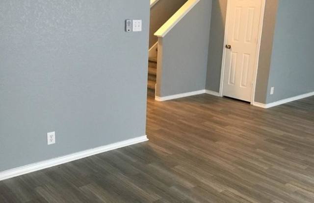10227 Tiger Bay Gallery 3