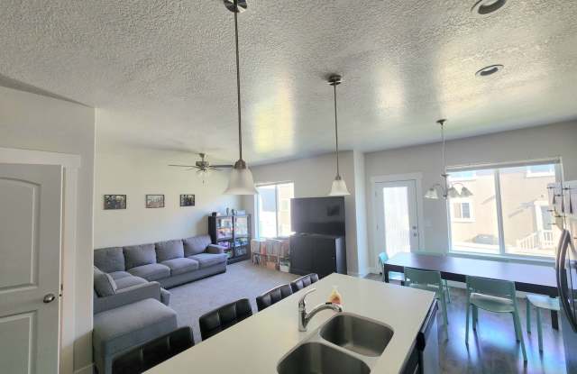 Lehi home for rent! Gallery 4