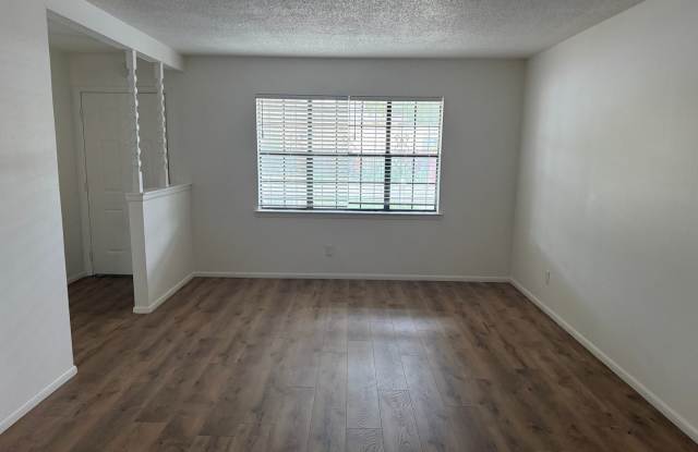 3 bed, 2 bath, 2 living areas, Great Location! Gallery 3