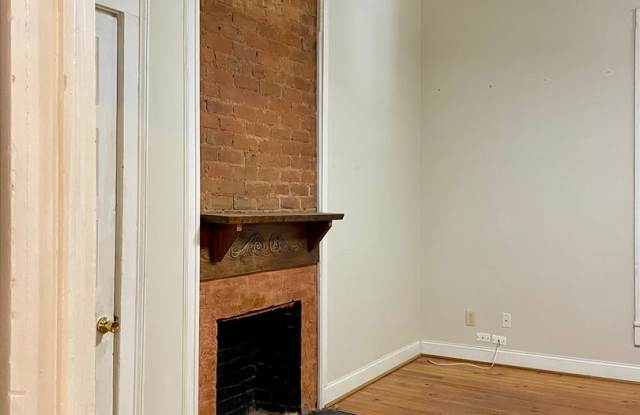 3 Bedroom, 2 Bathroom- House in Rome! Gallery 3