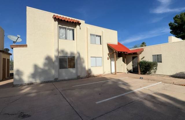 Very Nice 2 Bedroom Condo!!! - 4305 Avenue Palermo, Sierra Vista, AZ 85635