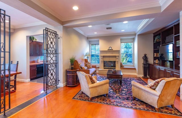 Elan Sevilla Apartment Homes Gallery 4