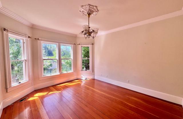 Victorian downtown - 242 East Main Street, Grass Valley, CA 95945