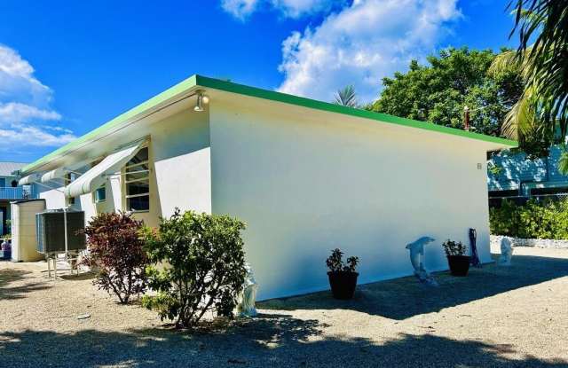 13 N Blackwater Lane photos photos