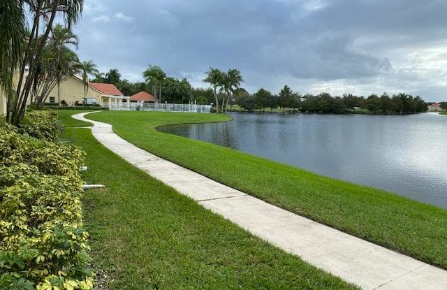 701 Vista Isles Drive - 701 Vista Isles Drive, Plantation, FL 33325