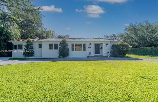2900 Granada Blvd photos photos