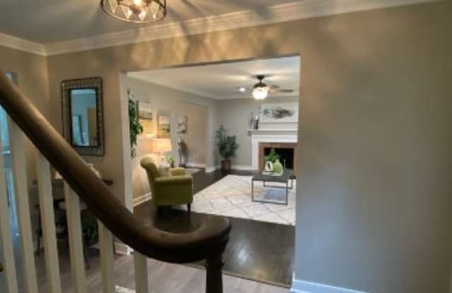 8091 Glenbrook Drive Gallery 3