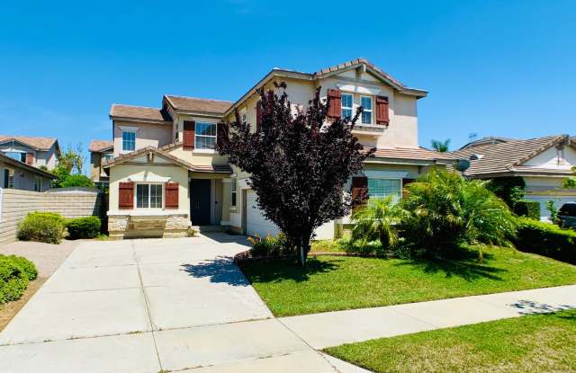 Spacious 6-Bedroom Cape Cod Home in Etiwanda — 7841 Amarone Place, Rancho Cucamonga Gallery 1