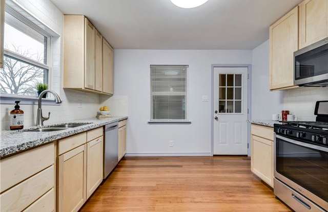 6702 Mira Loma LN Gallery 4