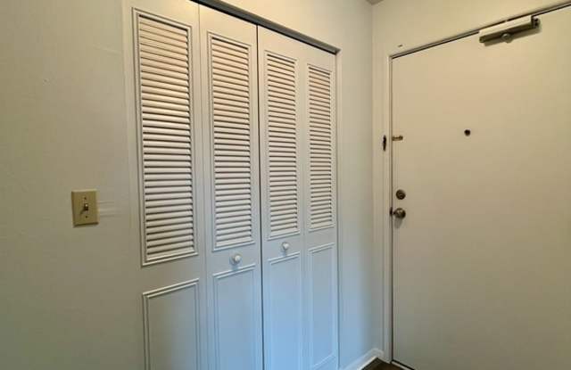 741 North Macomb Street - 5 Gallery 3