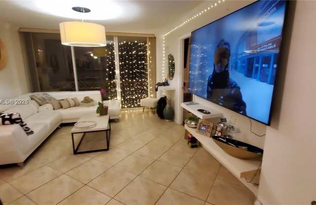 110 Royal Park Dr - 110 Royal Park Drive, Oakland Park, FL 33309