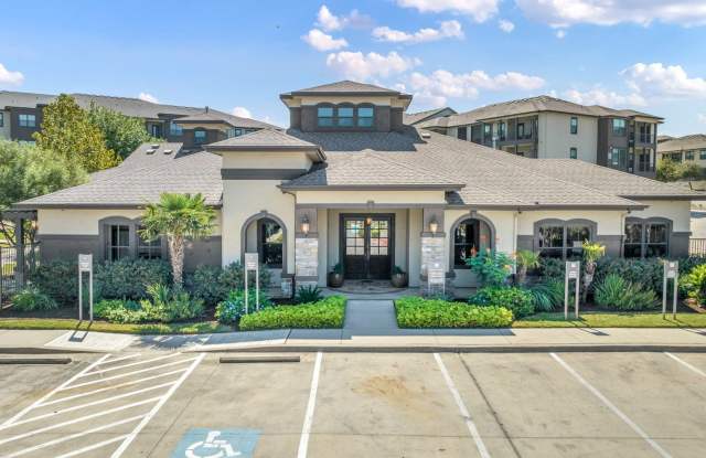 Villas at Mira Loma Gallery 3