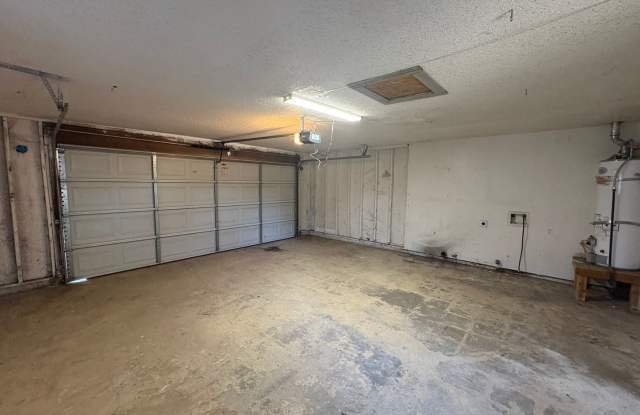 Beautiful Spacious& Cozy Home In Tulare Rent Ready! Gallery 4