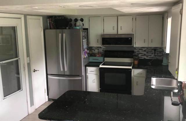 1104 Viking Dr Gallery 4