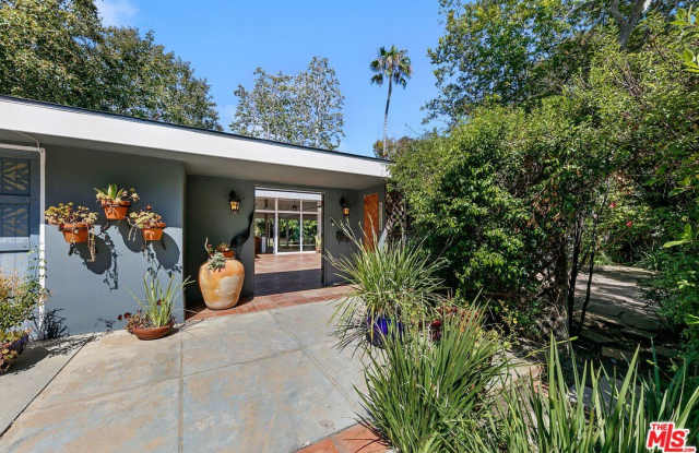 6328 Frondosa Dr Gallery 4