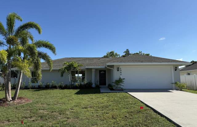 1042 SW Cairo Avenue photos photos
