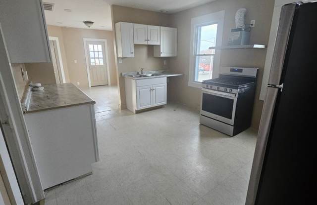 Upper 3 bedroom unit west side photos photos