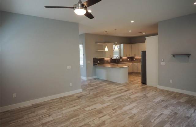 Modern 2 bed/2.5 bath Central Austin Home Gallery 3