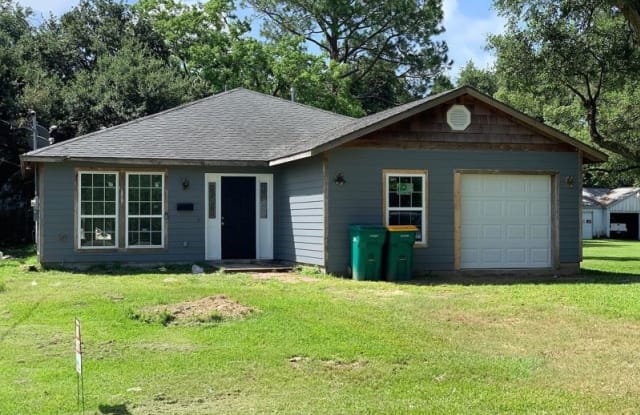1037 Yupon St - 1037 Yupon Street, La Marque, TX 77568