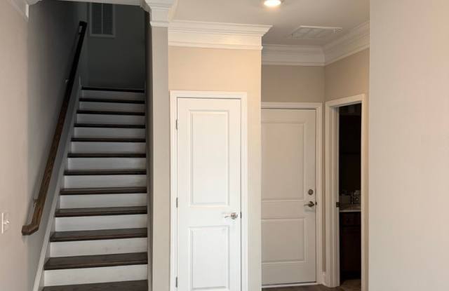Spacious 3-Bedroom Townhome in Burkitt Commons with 2-Car Garage! Gallery 4