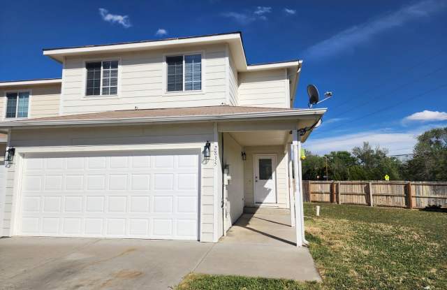 Large 4 bed duplex in Orchard Mesa photos photos