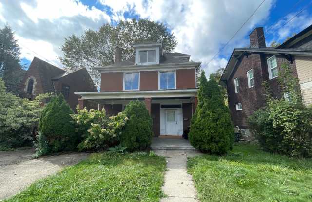 Updated 4 bedroom house for rent ! Gallery 3