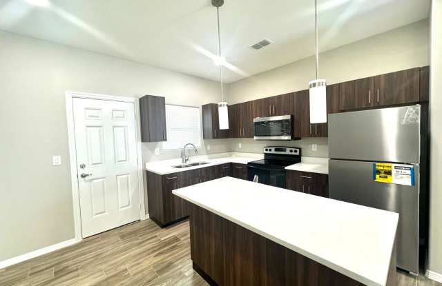 4305 Walnut Ave photos photos