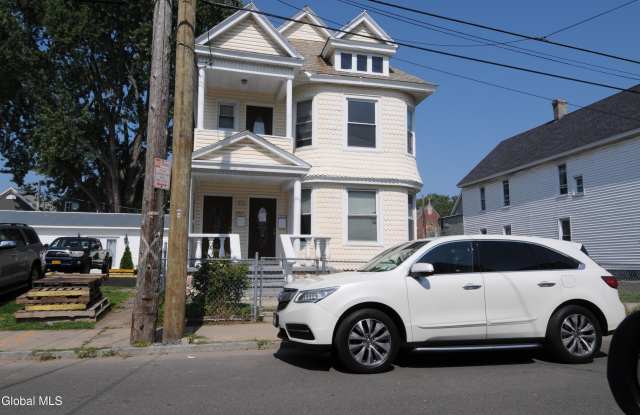 825 Stanley Street photos photos