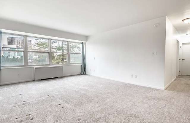 3965 N Meridian St Apt 2J Gallery 3