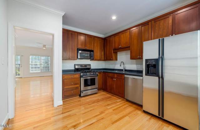 1300 Cameron View Court Gallery 4
