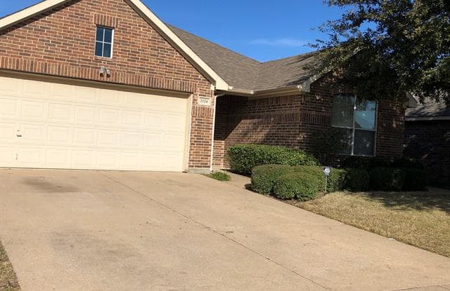 2124 Pacino Drive - 2124 Pacino Drive, Fort Worth, TX 76134
