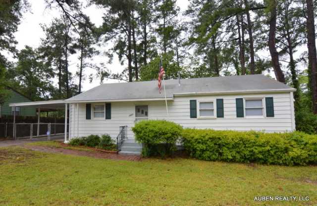Cute 3 Bedroom House w/ Fenced Yard Gallery 1