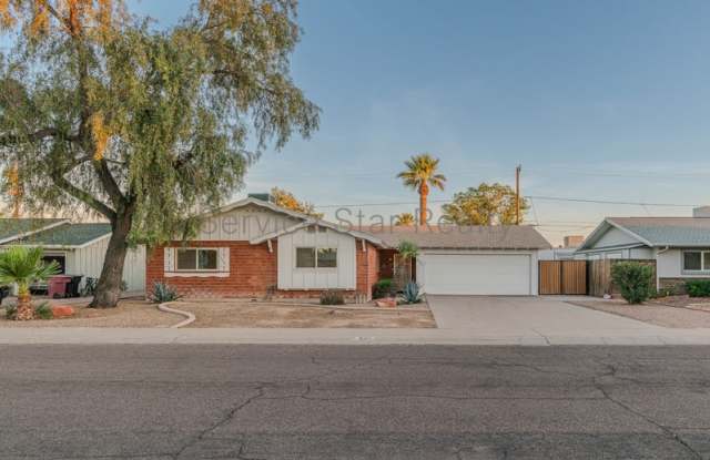 8301 E Indianola Ave photos photos