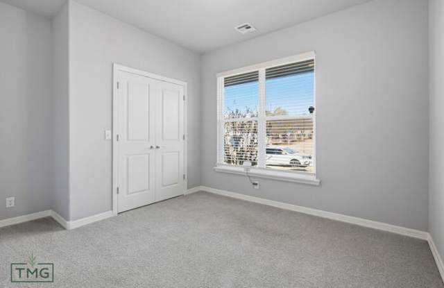 1507 East Jasper Place Gallery 4
