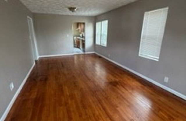 Cute Pontiac 2 Bedroom! Gallery 3