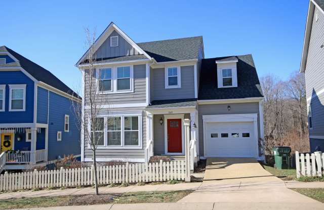 Spacious Fry's Spring Home Near UVA  Downtown - 245 Huntley Avenue, Charlottesville, VA 22903