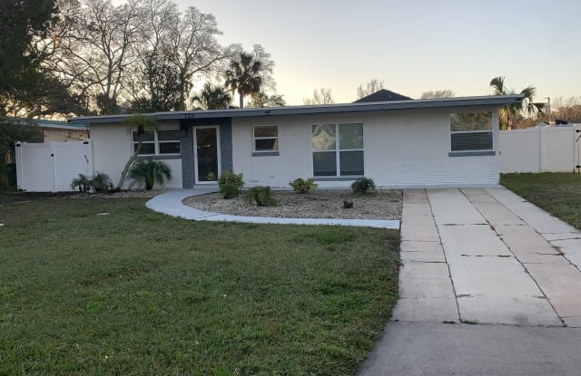 728 5TH AVE N - 728 5th Avenue North, Jacksonville Beach, FL 32250