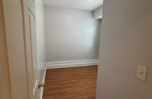 16-18 N Front Gallery 4