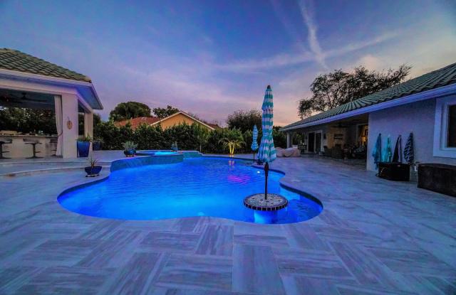 15925 Springhill Court Gallery 2