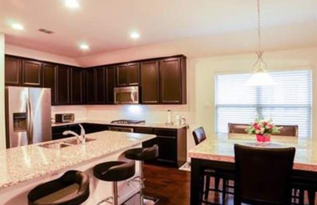 3425 Canyon Lake Drive Gallery 4