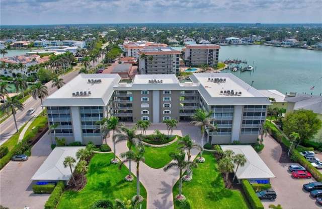 2880 Gulf Shore Blvd N unit: 410 photos photos