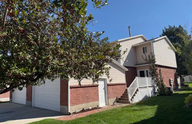 8335 S 1050 E photos photos