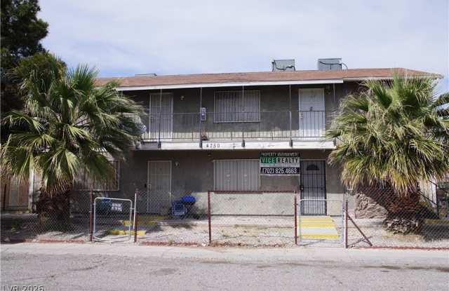 4750 Thunderbolt Avenue photos photos