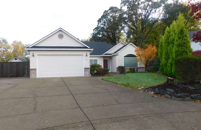 Fall Special-Gorgeous Three Bed Two Bath With RV Area and Storage - 3473 Quailridge Lane, Eugene, OR 97404