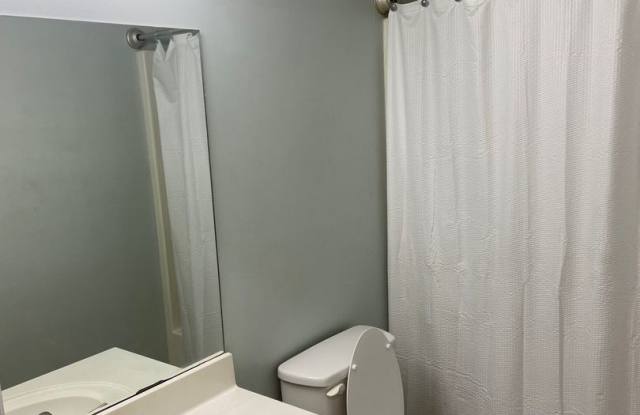 Charming 3 bedroom, 2 bath home in the heart of Dickson!! photos photos