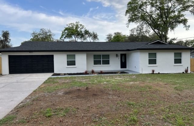 2579 Moody Avenue - 2579 Moody Avenue, Lakeside, FL 32073