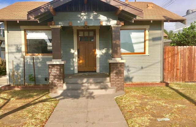 424 Temple Ave - 424 Temple Avenue, Long Beach, CA 90814