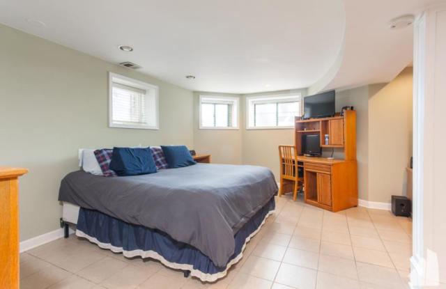 1538 Wrightwood Gallery 2