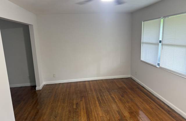 7244 SANDHURST Road S Gallery 2